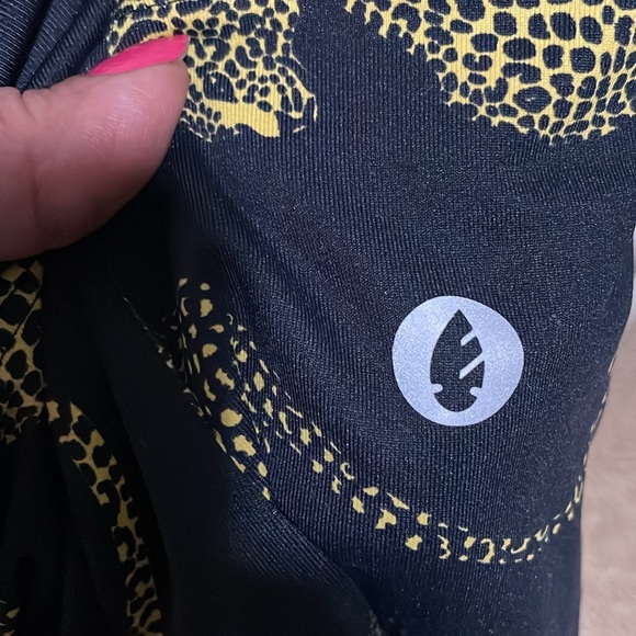 Dona Jo  Brand Leopard print Golf Skort  . Black and yellow - Picture 6 of 7